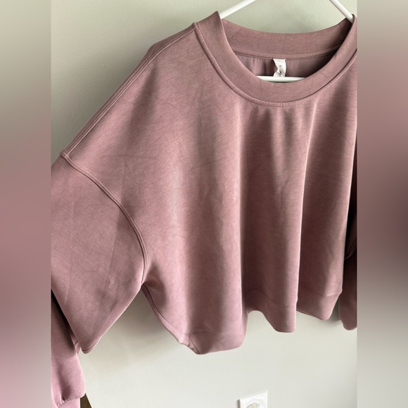 Lululemon Perfectly Oversized Cropped Crew
*softstreme* - Pink - Size 10 - Picture 8 of 14